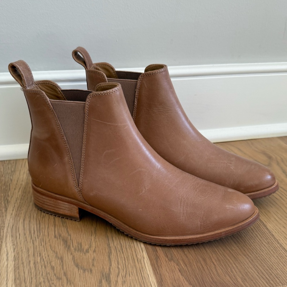 Nisolo Eva Everyday Chelsea Boot – Tan Leather Ankle Boot – Size 8.5 NWOT